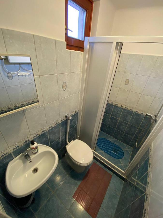 Hajnal Apartman ไฮจ์ดุสโซบอสโล ภายนอก รูปภาพ