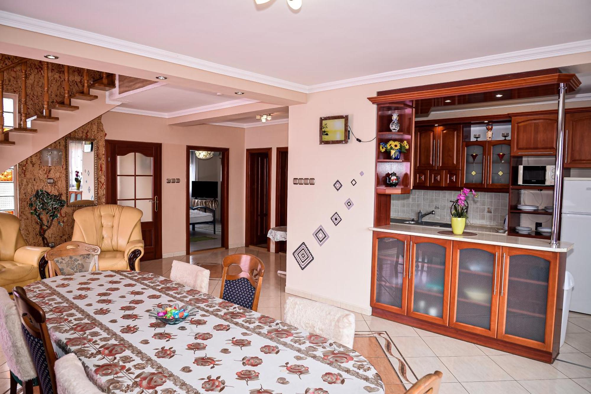 Hajnal Apartman ไฮจ์ดุสโซบอสโล ภายนอก รูปภาพ