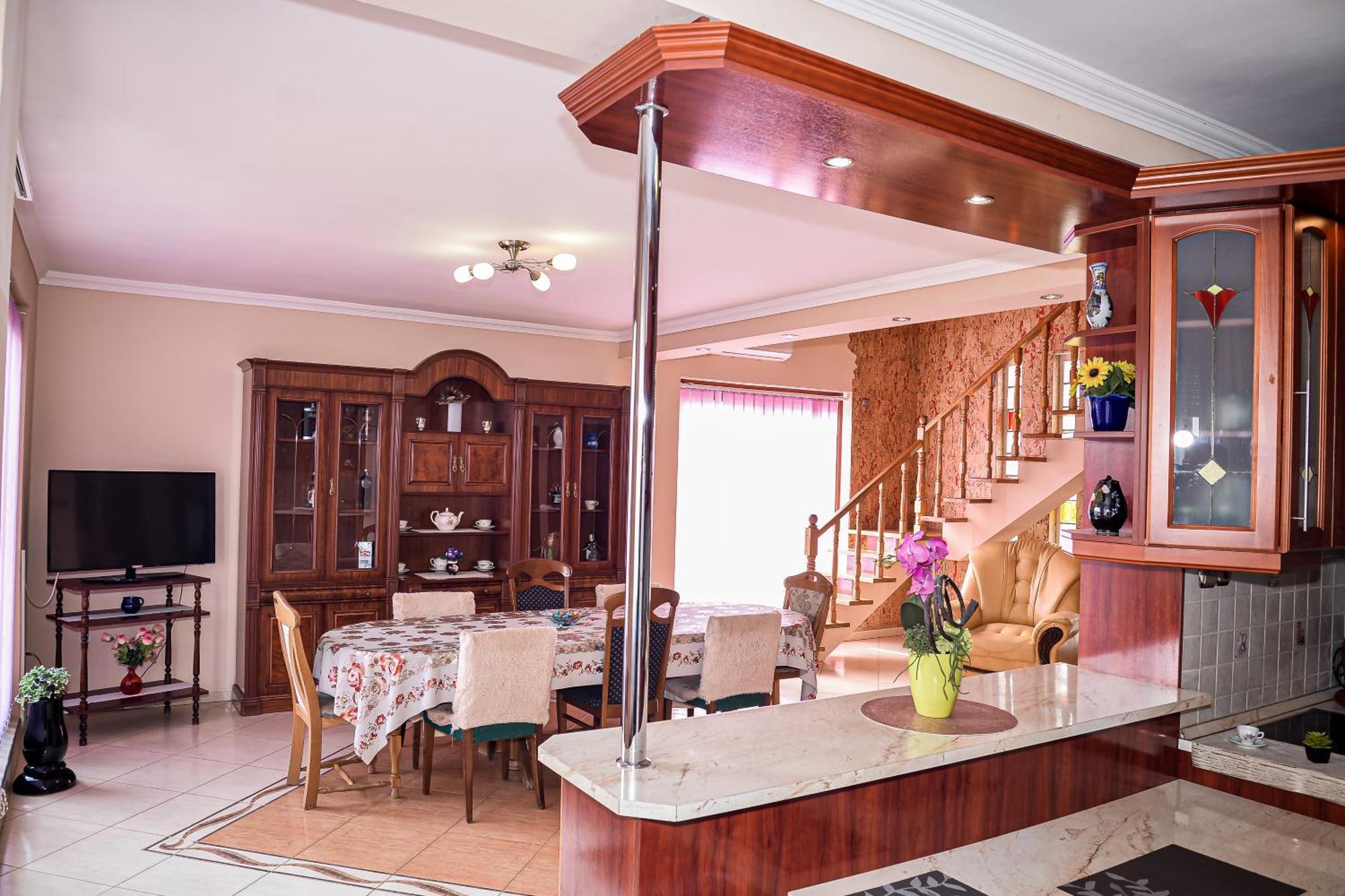 Hajnal Apartman ไฮจ์ดุสโซบอสโล ภายนอก รูปภาพ